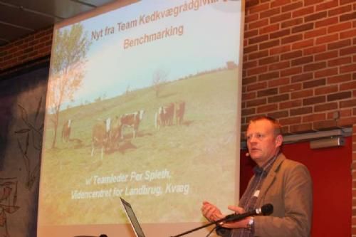 Dansk Kvæg Kongres - Per Splet gennemgik konceptet for Bedste Kødkvægsproduktionsbesætning, der har deltaget i Benchmarking 2010.
