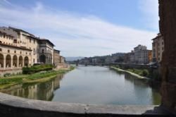 Studietur Italien - Udsigt som et postkort. Floden Arno løber gennem Firenze.