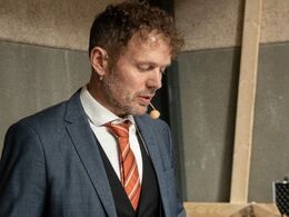 Tommy Jessing assisterede