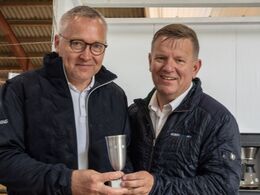 34-Lørdag morgen blev ” Årets Limousine m/k ” udnævnes – d et blev Jakob Ravn