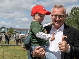 08-Kortvarigt var en miniput - dommer også med i ringen