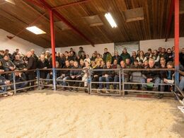 Et forventningsfuldt publikum ventede på at selve auktionen gik i gang