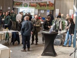 De var god søgning i cefeen fra start til slut - frivillige sørgede for at gæsterne kunne få stillet både sult og slukket tørst