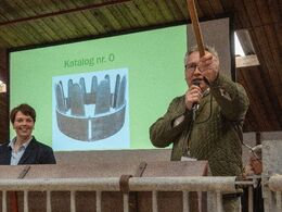 Til en start blev der solgt en ballering. Auktionarius var Jakob Ravn