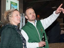 Medlemmer af auktionsudvalget var aktive når det handlede om at forklare de forskellige limousiners fortræffeligheder