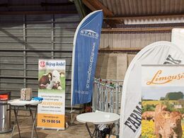 En række sponsorer var repræsenteret med små stande