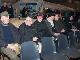 De første har sat sig til godt rette og er klar til showtime