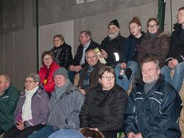 Der var kamp om pladserne på halmballerne