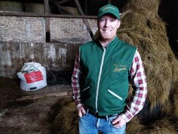 Jonas Henriksen byder velkommen til Bakkemosegård Limousine på Lolland