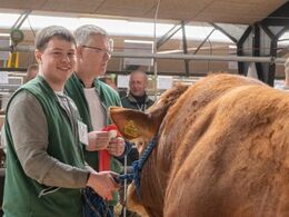 Smil på læben hos Mathias Nymann Olsen, som her netop har vundet i kategorien tyre over 36 mdr.