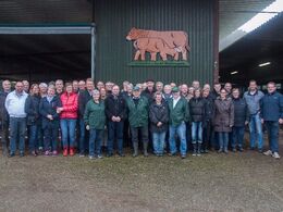 Gruppefoto inden afgang fra gården og kørsel til græsningsarealer nær Flensborg – (ikke alle deltagere var med helt til det sidste)