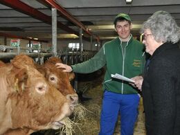 Joachim Wagner Holst - i limousineuniform - fortalte om dyrenes afstamning og alt hvad der ellers var værd at vide
