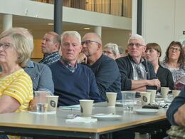 Fuld koncentration blandt deltagerne i generalforsamlingen