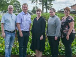 Den nyvalgte bestyrelse stillet op til fotografering. Fra venstre Jan P Jensen, Søren Grunnet (formand), Camilla Jessen (nyvalgt), Else Merete Ebbensgaard (nyvalgt) og Lene Black Sinkjær (næstformand)
