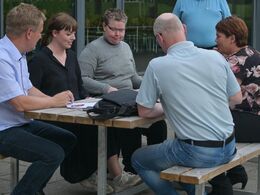 Den nye bestyrelse satte sig straks sammen for at holde det allerførste bestyrelsesmøde