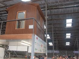 Fra dette hus over behandlingsboksen kan staldvagten i kælvningsperioden (februar, marts og april) holde øje med igangværende kælvninger