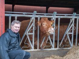 Preben Hallum Hansen bød velkommen i sin limousinebesætning ved Janderup