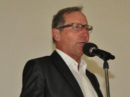 10 året for limousine avlsdyrauktioner blev fejret med standup med Finn Nørbygård