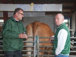 Mere af den omtalte hygge – her med en stille øl