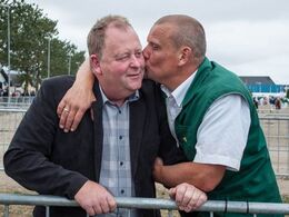 Man kommer hinanden ved i Dansk Limousine Forening… - Per Lynge Laursen (tv) og Allan Kragh Madsen (th)