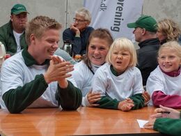 Flere limousinebørn svarer på spørgsmål om landbrug og limousiner