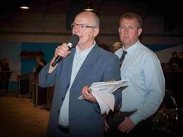 08-	Den franske dommer Laurent Hilaire (th) fik god hjælp af danske Jan P. Jensen (tv)