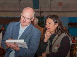 Dommerassistent Jan P. Jensen skal holde tungen lige i munden – Sophie Mournetas oversætter fra fransk til engelsk