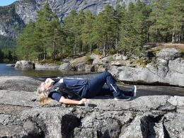 Kaffepause ved Suleskarvegen , alle nød det dejlige vejr.