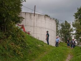 Samme gyllebeholder fra en anden vinkel