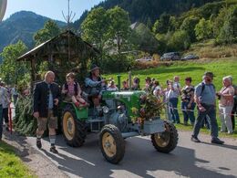 Pyntet traktor at lidt ældre model