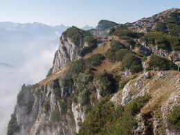 - Søndag står den på bjergtur - Untersberg er målet. Først med svævebane fra dalen til bjergstation i 1.776 meters højde. Derefter mulighed for at vandre ad mere eller mindre farbare stier og ikke mindst for at nyde udsigten.