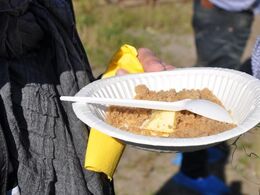 En slags grød kogt på rug – med rigelig smørklat på..