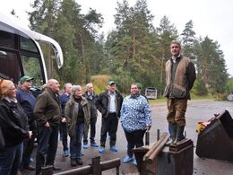 Næste dags besætningsbesøg var et godsbesøg. Her byder godsejerens søn velkommen til  Paddais Limousin - en avlsbesætning..
