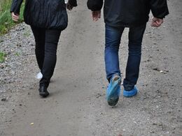 Vi skulle have skoovertræk på.. men måske kunne det være lidt lige meget…