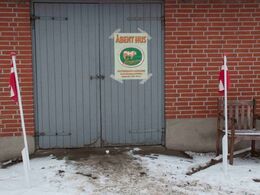 Gæsterne hos Vestergaard Limousine ved Thorsø i område midt blev mødt med dannebrogsflag