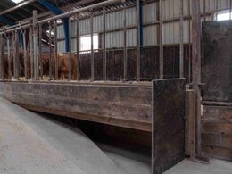 Med store niveauforskelle på fodergangen må man være kreativ for ikke at miste foderpladser