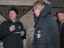 – Dejlig med en kop kaffe – her foreningens næstformand Jan P. Jensen (tv) og formand Søren Grunnet (med siden til)