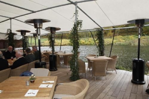 Arrangement for folkevalgte 2013 - Restauranten bød også på en dejlig naturoplevelse lige ned til åen, som løber tæt forbi.