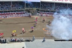 Canada 2017 - Stampede med rodeoshow, barrel race, truckwagon race, show, musik, opvisning