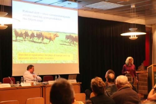 Dansk Kvæg Kongres - Heidi Buur Holbeck, Videncenter for Landbrug, Plan & Miljø, der var på banen og fortalte om, at 110.000 hektar landbrugsjord, som fremover skal plejes. Heidi mente, at det ville kræve mindst 33.000 stykker kvæg til at klare den opgave. Nogle i forsam