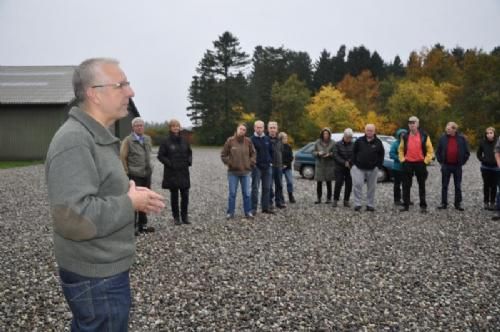 Efterårsmødet - Søndag formiddag mødte vi ind på Sdr. Omme Statsfængsel, hvor vi først var en kort tur i marken – kortegekørsel på markveje i egne biler (ingen billeder af dette).