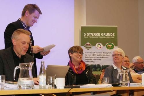 Generalforsamling - Til sidst holdt Søren Grunnet en tale for Karen Marie, der havde valgt at stoppe i bestyrelsen efter seks års virke.