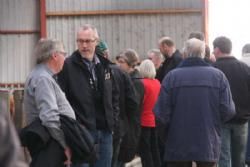 Generalforsamling - Tid til en snak på staldgangen.