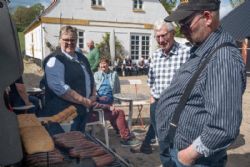 Generalforsamling - Pølser på grillen