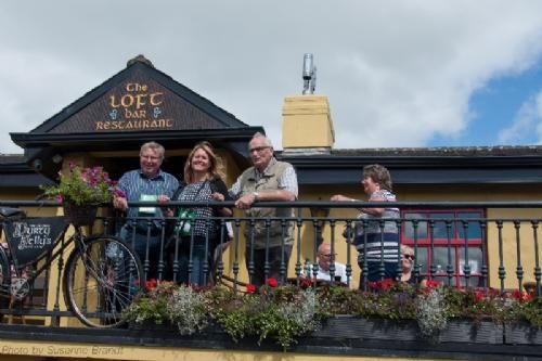 ILC verdenskongres i Irland 20.-28. august 2016  - Fra Drummin Herd gik turen videre til Dirty Nelly’s, hvor en stor frokost ventede på os