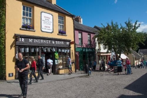 ILC verdenskongres i Irland 20.-28. august 2016  - Dirty Nelly er nabo til Bunratty Castle og Folk Park. Folk Parken viste sig at være et frilandsmuseum med både landliv og byliv.