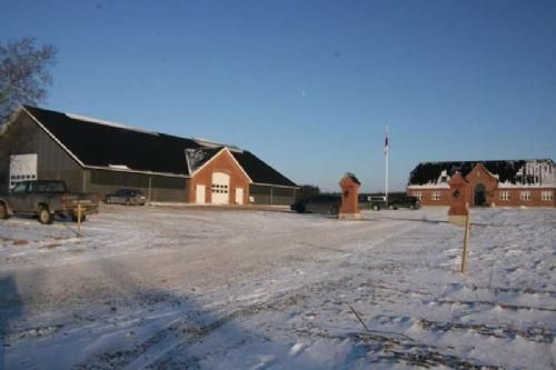 Jylland - Hos Lone og Ole var det ikke kun de 10 moderdyr med opdræt, der blev taget i nærmere øjesyn. Den nybyggede gård tiltrak sig megen opmærksomhed.