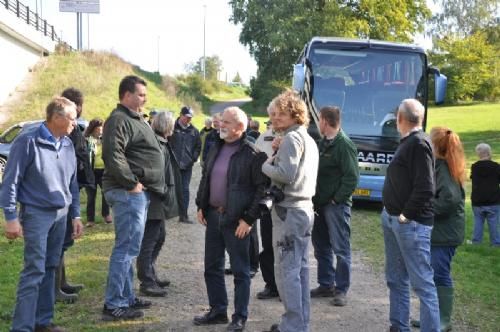 Østs bustur til Fyn  - Lars Mikkelsen har nogle dyr gående i ådalene, som går gennem Odense. Bussen kom lidt på prøve ved den øvelse.