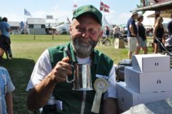 Roskilde dyrskue 2017 stemningsbilleder - Pokal til Jan Henriksen for han kvie Mathilde - bedste limousine 2017