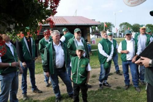 Stemningsbilleder - Roskilde dyrskue 2012. 15 udstillere med 39 dyr var mødt op og bedømmelsesdagen starter med morgenbriefing ved boden.